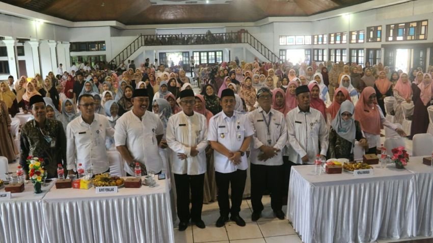 Pangkas Biaya Transportasi Cara Bupati Pemalang Sejahterakan Insan Pendidikan