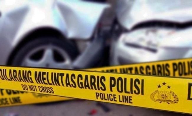 Ibu dan 2 Anak Tewas Usai Toyota Hilux Seruduk Tronton di Tol Pekanbaru-Dumai