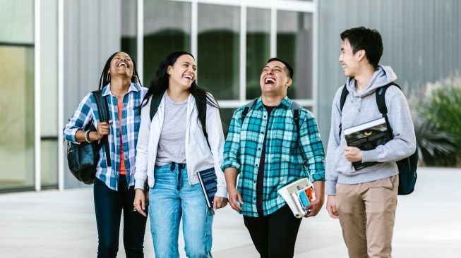 Daftar 9 Jurusan Dianggap Santai dan Mudah, Nomor 7 Untuk Mahasiswa Suka Dandan