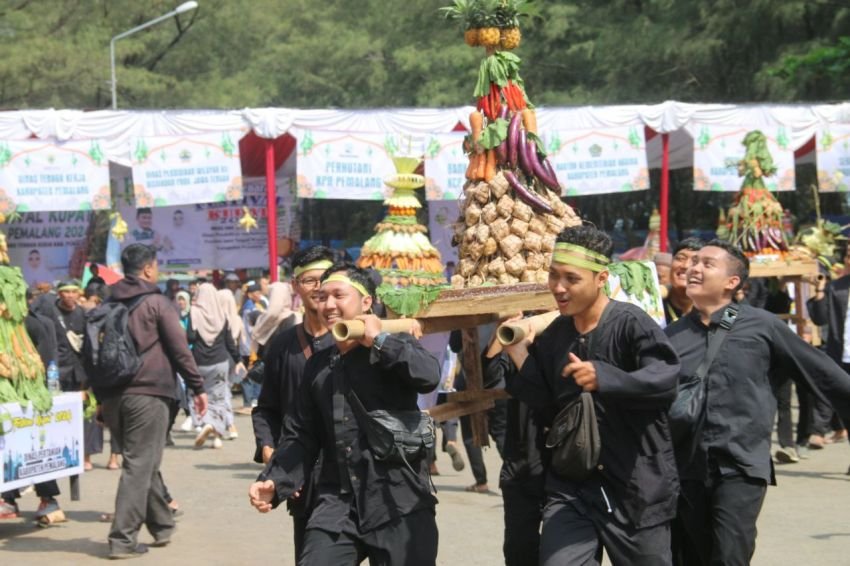 Sajikan 30 Ribu Kupat Gratis, Warga Harap Dapat Tingkatkan Kunjungan Wisata Widuri Pemalang&nbsp;