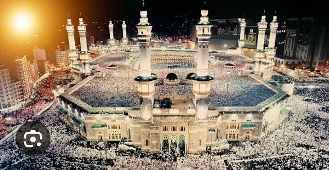 Sisi Lain Masjidil Haram, Diterangi Lebih dari 120 Ribu Lampu dan Ribuan Pengeras Suara