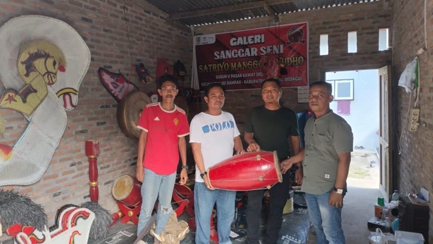 Kemensos RI Berikan Bantuan Alat Kesenian dan Usaha Ekonomi Masyarakat Desa Sei Rejo
