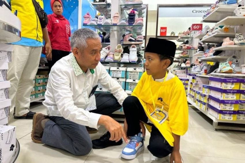 Pegadaian Medan Ajak Anak Yatim Belanja Kebutuhan Lebaran