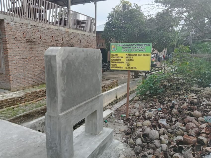 Pembangunan Batas Dusun Diduga Tak Sesuai Anggaran, Kades Sentang Bakal Dilaporkan ke APH