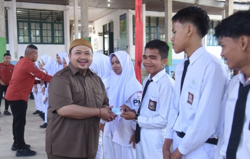 Bupati Fasilitasi Pembuatan e-KTP Bagi Siswa SMAN Sederajat se-Tapsel