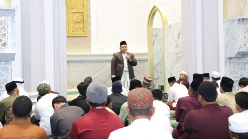 Bupati Tapsel Ajak Masyarakat Tingkatkan Amal Ibadah dan Kebaikan