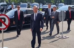Jokowi Bahas IKN hingga Kereta Cepat ke Surabaya saat Bertemu Menlu China