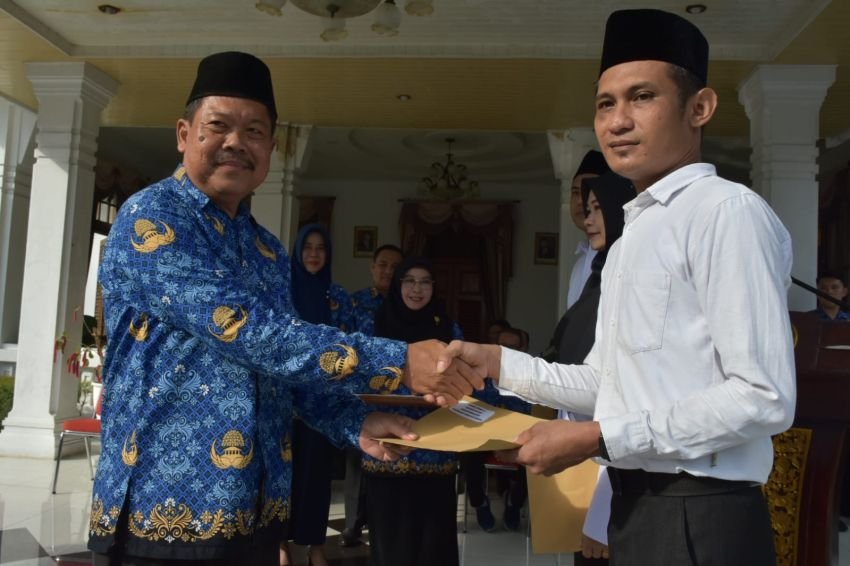Pemko Langsa Lakukan Pengambilan Sumpah dan Penyerahan SK Pengangkatan Pegawai Pemerintah
