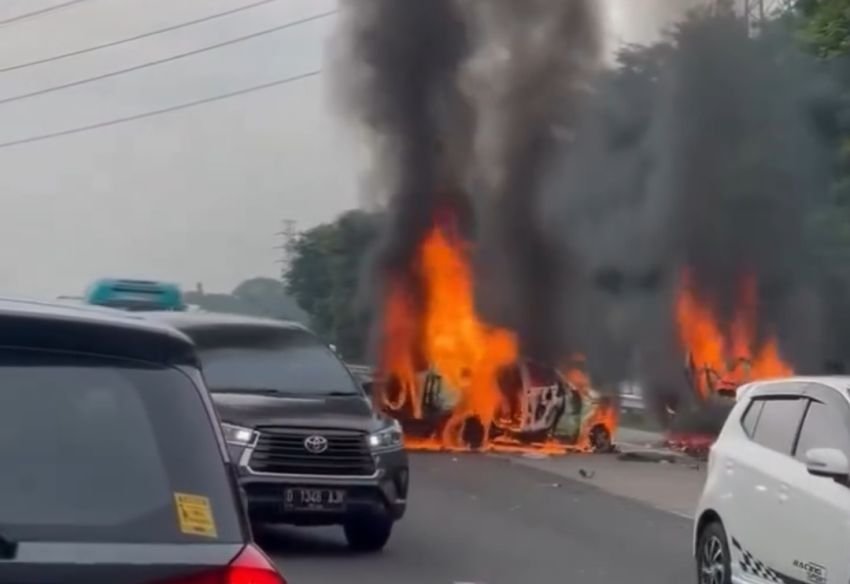 9 Orang Tewas Usai Kecelakaan di Tol Cikampek KM 58