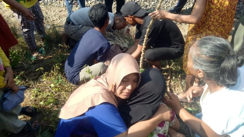 Seorang Anak SD Tewas Ditabrak KA di Desa Firdaus