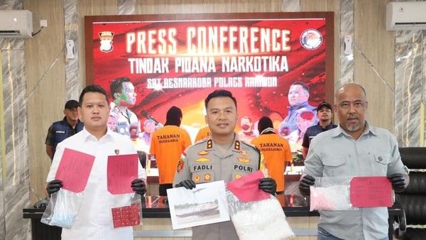 3 Pelaku Jaringan Narkoba Internasional Diringkus di Karimun, 1,6 Kg Sabu Disita Sebagai Barang Bukti