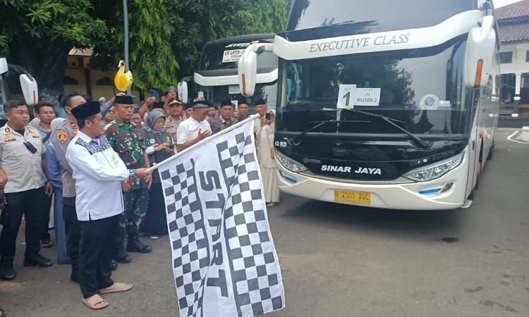 Diiringi Rasa Haru 708 Cslon Jamaah Haji Pemalang Berangkat ke Tanah Suci