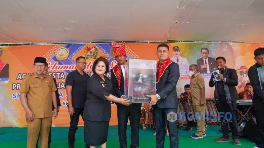Bupati Karo Hadiri Panen Hasil Pelajar SMA Santa Maria Kabanjahe