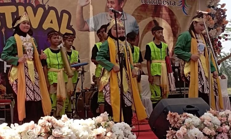 Bupati Pemalang Mansyur Hidayat Berikan Apresiasi Musik Kontemporer