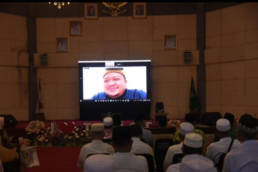 Bupati Dolly Pasaribu Beri Semangat Dukungan dan Doa kepada 220 Calhaj Tapsel