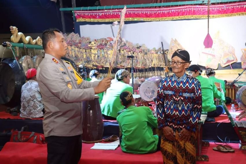 Lestarikan Budaya Bangsa, Polres Tanjung Balai Gelar Kegiatan Wayang Kulit