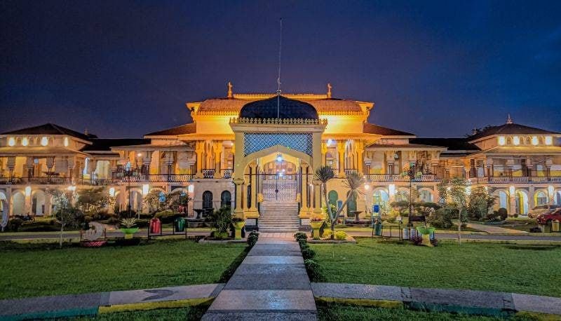 Istana Maimun dan Masjid Raya Medan, Bukti Kejayaan Kesultanan Melayu Deli dengan Gaya Arsitektur yang Ikonik