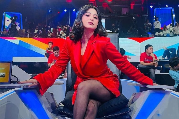 Dewi Perssik Ngakak Abis Lihat Videonya di Masa Lalu: Asoy Geboy Gilak