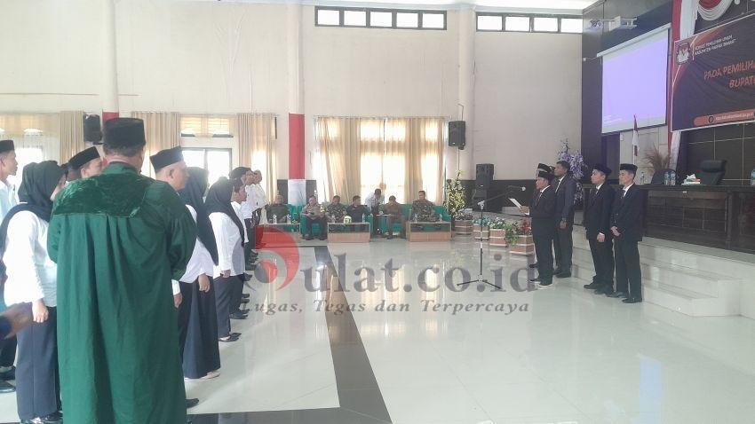 KPU Pakpak Bharat Lantik Panitia Pemilihan Kecamatan,Ini Daftar Nama-namanya