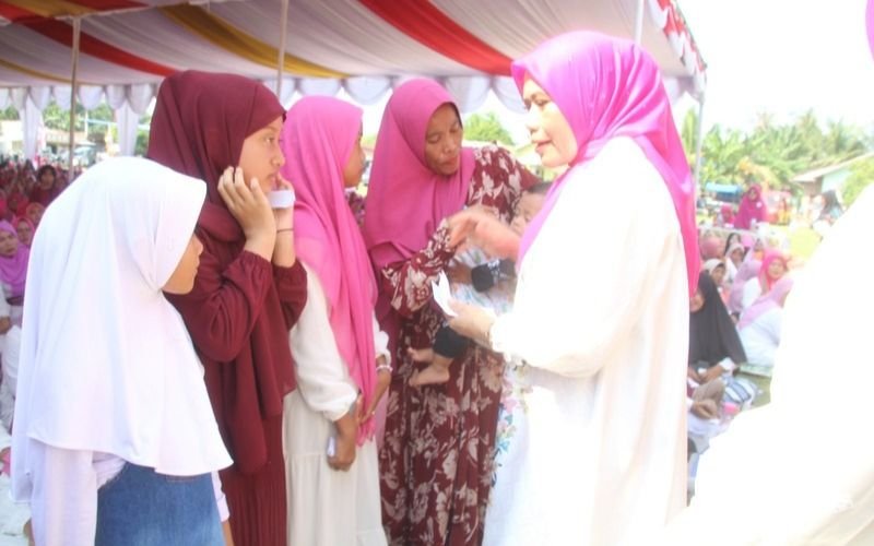 Kembali Gelar Pengajian Dambaan, Hj Rosmaida Darma Wijaya Apresiasi Semangat Para Ibu Ikuti Pengajian