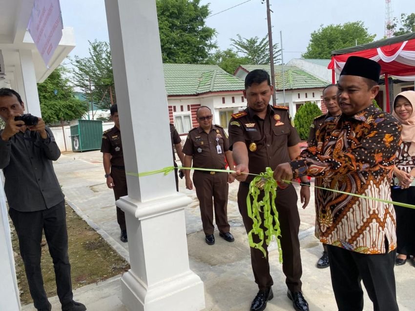 Bupati Darma Wijaya Serah Terima Hibah Rumah Jabatan dan Mes Pegawai Kejari Sergai