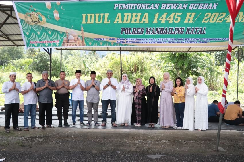 Polres Madina Berkurban 24 Sapi dan 4 Kambing