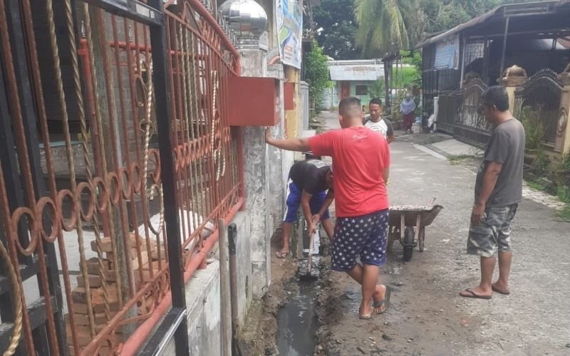 Mohon Perhatian Walikota Medan, Parit di Gang Masjid Kelurahan Menteng Kecil dan Sumbat, Jika Hujan Banjir !