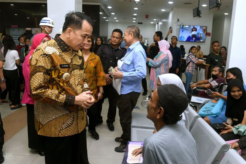 Pj Gubernur Sumut Tinjau RSUP HAM, Pastikan Seluruh Warga Dapat Pelayanan Kesehatan Terbaik