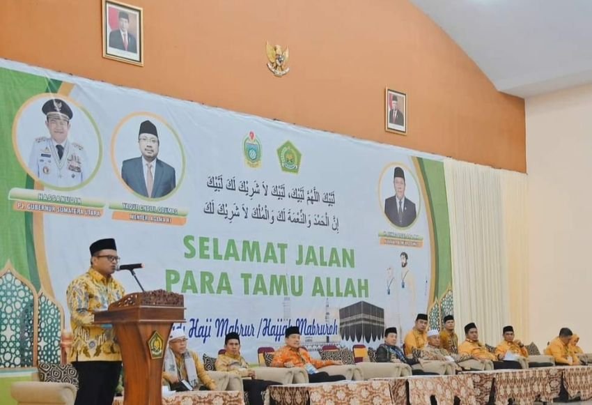 Pj. Wali Kota Padangsidimpuan Lepas Keberangkatan 351 Calon Jemaah Haji Kloter 20 Embarkasi Medan