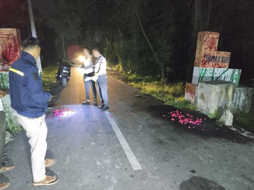 Sepeda Motor 'Laga Kambing' di Jalan Umum Sentang - Bogak Besar, Dua Remaja Tewas