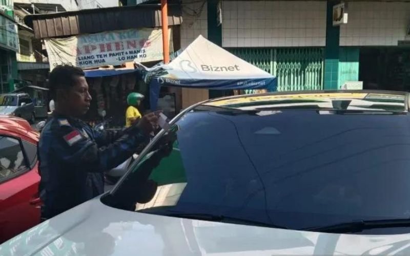 Ditetapkan 1 Juli 2024, Ribuan Stiker Parkir Berlangganan Terjual