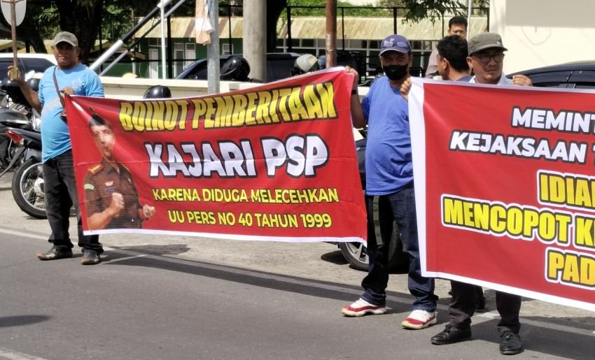 Aliansi Wartawan Kembali Gelar Aksi Unjuk Rasa di Kejari Padangsidimpuan