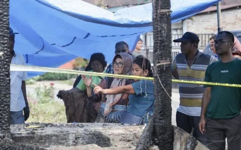 Wali Kota Pematangsiantar Beri Semangat dan Bantuan Kepada Korban Kebakaran di Simarimbun