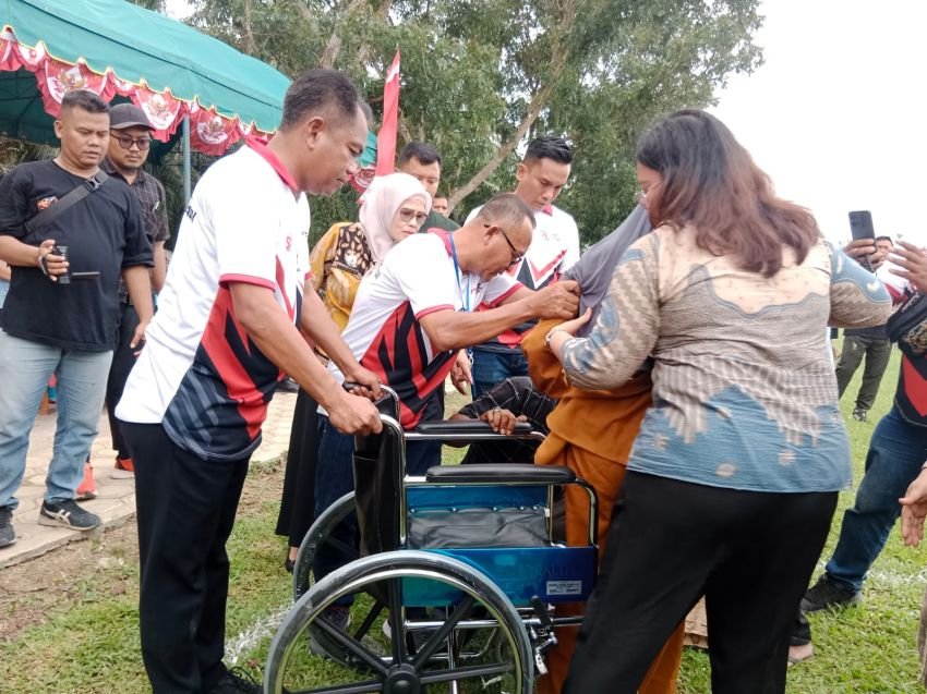Buka Turnamen Forkopimda Cup, Bupati Darma Wijaya Serahkan Berbagai Bantuan kepada Masyarakat