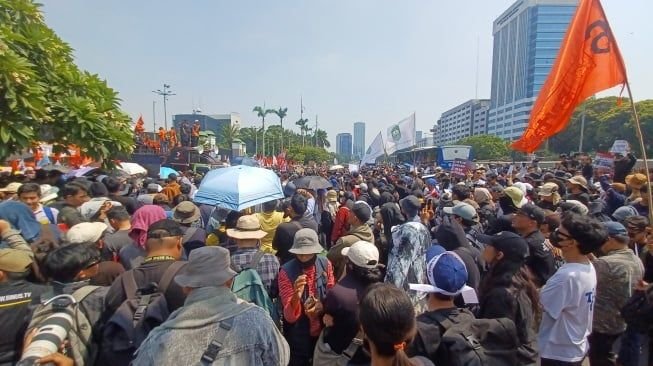 Situasi Politik Memanas di RI Bikin Investor Takut hingga Kurs Rupiah Melemah Terhadap Dolar AS