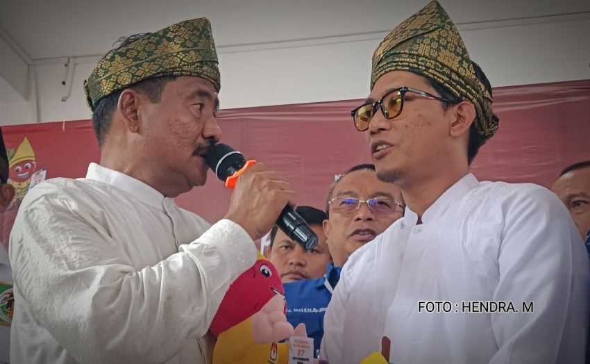 Berjalan Kaki bersama Ratusan Pendukung, Bapaslon Amir Hamzah-Hasanul Jihadi Daftar ke KPU Binjai