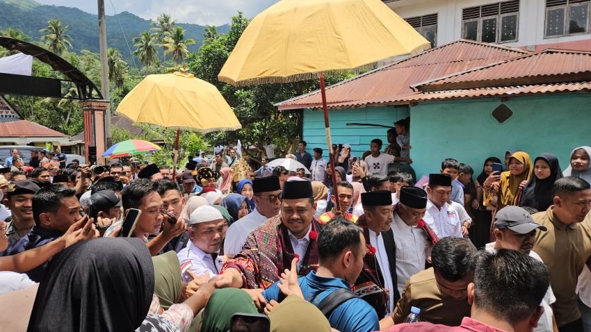 Bobby Nasution Disambut Hangat Dikampung Halamannya
