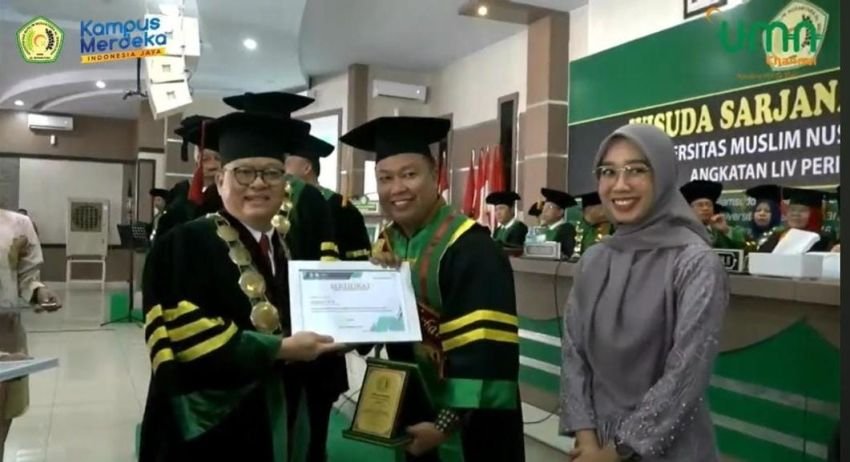 Anak Buruh Tani asal Sergai Raih Predikat Mahasiswa Terbaik Wisuda periode LIV di UMN Al Washliyah Medan