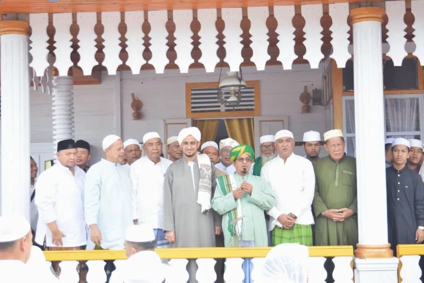 Sebelum Pencabutan Nomor, Pasangan Harun- Ichwan Kunjungi Majlis Taklim Syeh Yakub Abdul Qadir Al Mandili