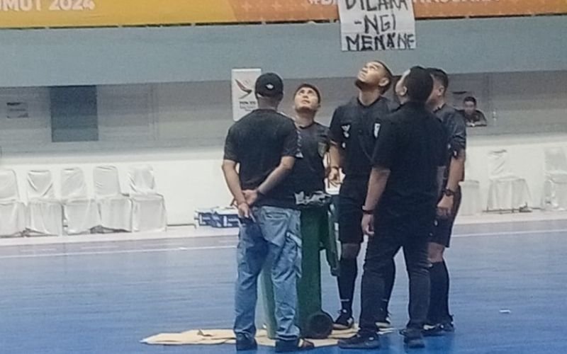 Menguak Kelemahan PB PON Sumut : GOR Futsal Bocor, Pertandingan Tuan Rumah Hadapi DKI Dihentikan