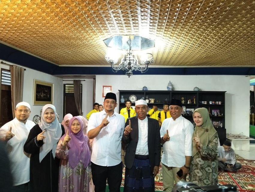 Harun Mustafa Sampaikan Terimakasih Karena Bobby Sempatkan Silahturahmi dengan Keluarga Besar Mustafawiyah Purba Baru