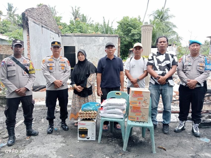 Kapolres Sergai Berikan Bantuan kepada Korban Kebakaran Ariadi warga Desa Sei Buluh