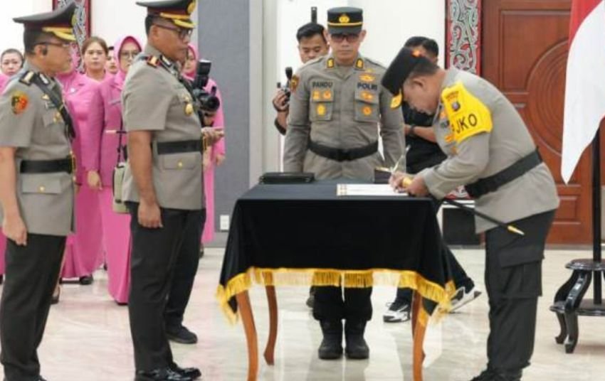 Kapolda Sumut Lantik Kombes Gidion Arief Setyawan Gantikan Kombes Teddy Jhon Sahala Marbun Jabat Kapolrestabes Medan