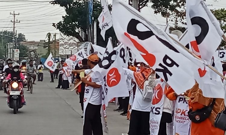 Optimis Dapat Mendulang Suara 70 Persen Pada Pilkada, Ratusan Kader PKS Turun Ke Jalan