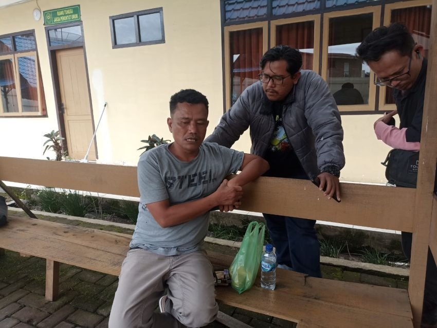 Sidang Perdana Pembunuh Wartawan Beserta Satu Keluarganya Molor