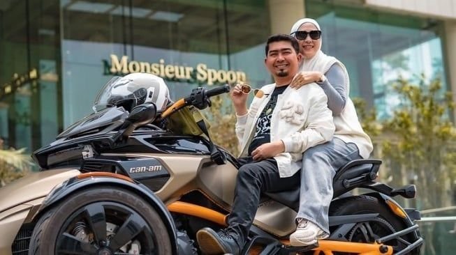Ustaz Solmed yang Sarat Kontroversi, Dari Masalah Perempuan hingga Pamer Kekayaan