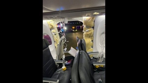 Jendela Pesawat Alaska Airlines Lepas di Udara, FAA Larang Terbang 171 Pesawat