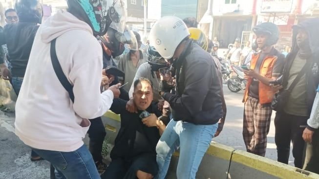Cara Polisi Tangkap Saipul Jamil, Bikin Geram Deddy Corbuzier : Ini Polisi Atau Rampok