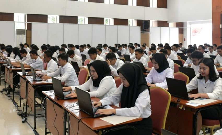 Presiden Jokowi Ajak Generasi Muda RI Daftar CPNS 2024