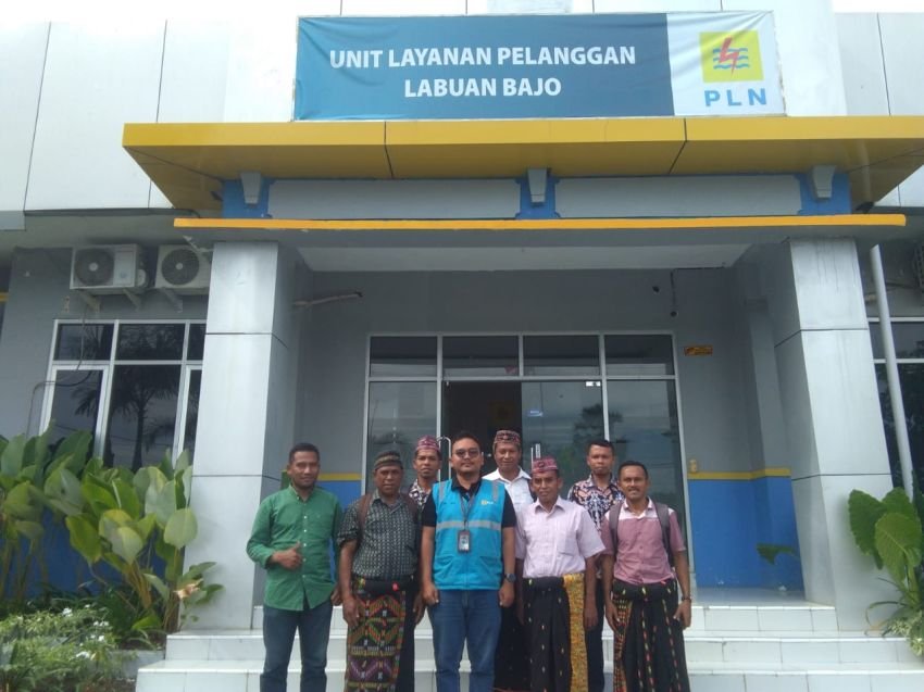 Warga Desa Watu Manggar Datangi PLN ULP Labuan Bajo, Pihak PLN: Sudah Jadi Prioritas, Ada Anggaran Langsung Pasang